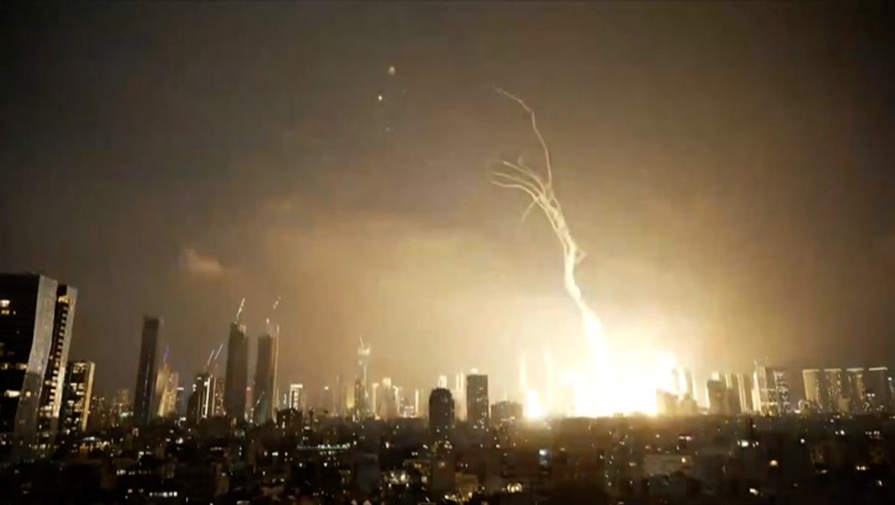 Iranian missiles hit Tel Aviv as tensions continue to escalate between Tehran and Israel