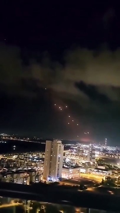 🚨BREAKING 14June : Reports emerge from 🇮🇷 claiming the country has shot down two 🇮🇱 jets and detained a female pilot.  #Iran #isreal #attack #breaking #middle east #nuclear