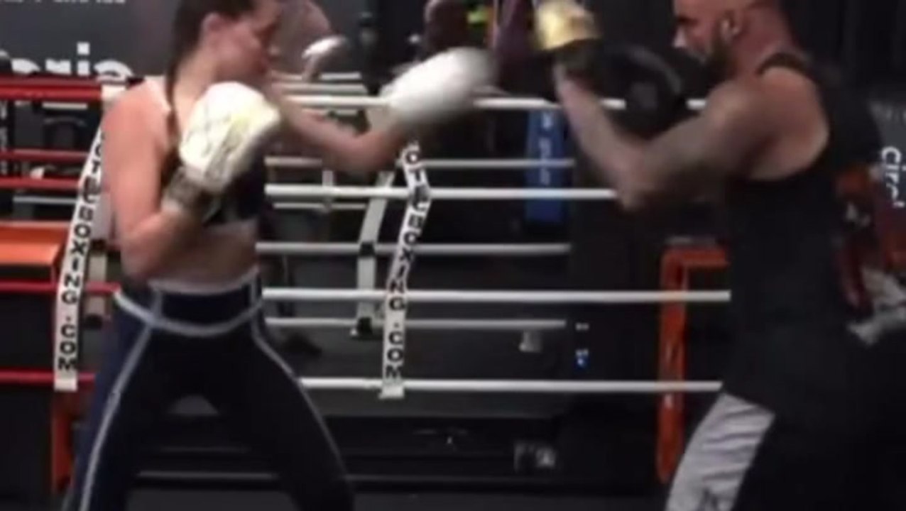 Bridgerton actor who fought off phone snatcher shows off incredible boxing skills