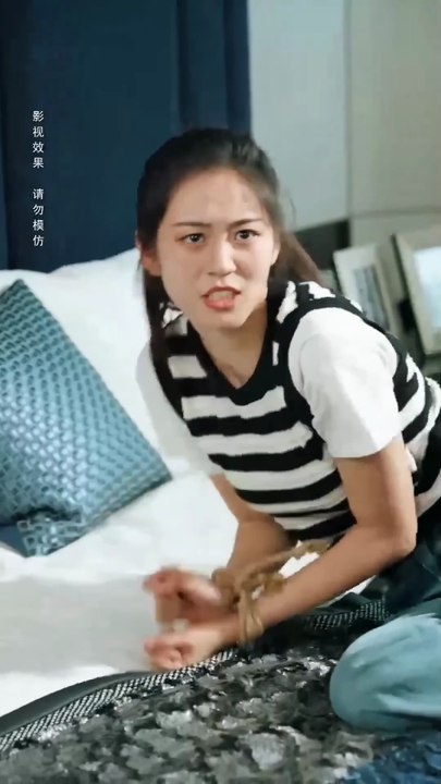 💍 Poor Girl Forced to Marry “Old Man”—Turns Out He’s a Handsome Billionaire CEO Who Adores Her 💖