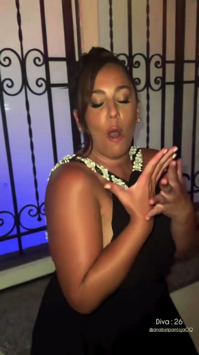 Anabel Pantoja lo da todo en la boda de Susana Molina y protagoniza el baile más viral en redes  a ritmo de Melody