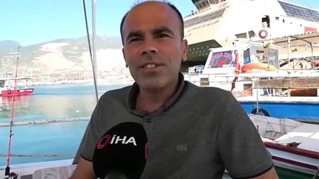 Orkinos sandı, köpek balığı çıktı! 2,5 metrelik camgöz oltaya takıldı