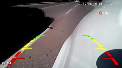 Mudanya Yolu'nda makas dehşeti...İki aracın karıştığı kaza kamerada