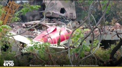 അഹമ്മാ​ദാബാദ് വിമാനാപകടം; തകർന്ന വിമാനഭാ​ഗം ഹോസ്റ്റലിന് മുകളിൽ നിന്ന് മാറ്റി