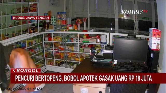 Rekaman Detik-Detik Pencuri Bertopeng Gasak Uang Apotek Rp18 Juta di Kudus