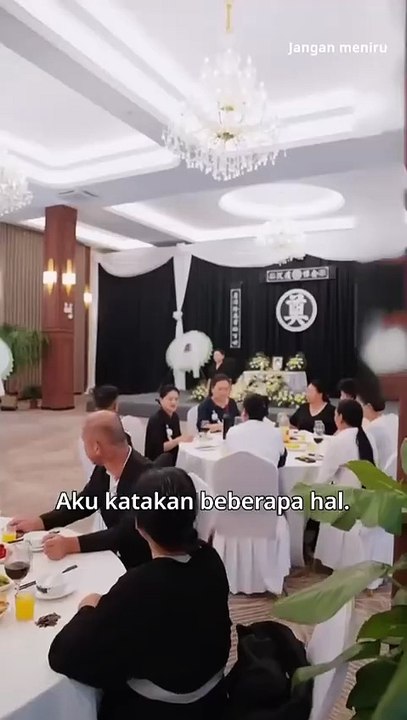 Seorang pria miskin dikhianati oleh istrinya dan kehilangan segalanya