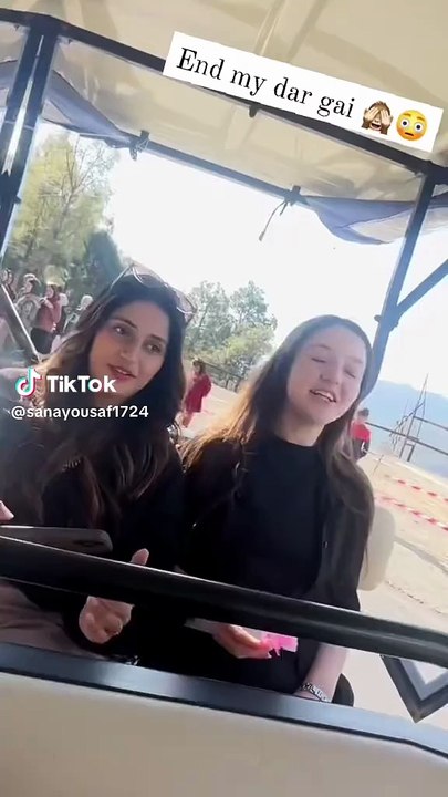 Sana Yousaf another hang out with friend