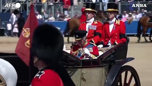 Londra, i reali alla parata Trooping the Colour : c'e' anche Kate