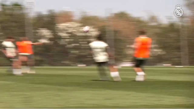 La locura de Alexander-Arnold en su segundo entrenamiento con el Madrid: no podían parar de enfocarle