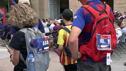 El Barcelona celebra su 125 aniversario con una caminata popular hasta Montserrat