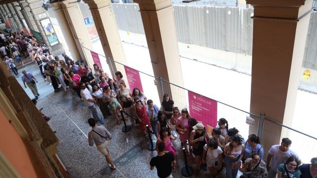 Il video dell'inaugurazione del negozio Veralab dell'Estetista cinica a Bologna