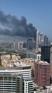 Dubaï : un gigantesque incendie frappe une tour de 67 étages à Marina, plus de 3 800 habitants évacués