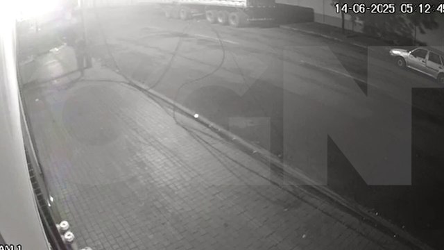 Sem cobre! Câmeras flagram ação de bandido furtando cabos de telefonia