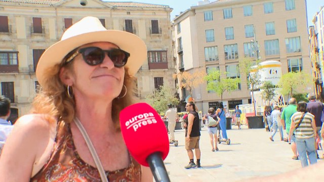 Decenas de manifestantes protestan contra el fuego en Gaza frente a la Catedral de Barcelona