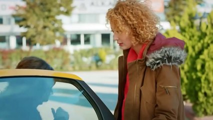 38. Estado Civil: Complicado (Iliski Durumu: Karisik), en español