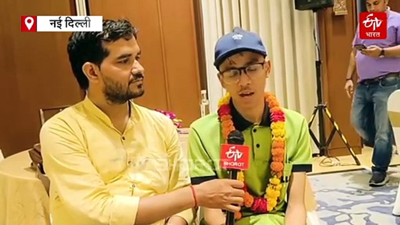 NEET UG 2025 Results: बिहार के रहने वाले मृणाल किशोर झा बने दिल्ली टॉपर, बताया सफलता का क्या है राज ?