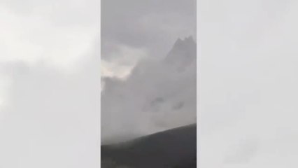 Il video della grande nuvola di polvere dopo la frana sulle Dolomiti bellunesi