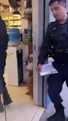 Momento en que la policía detuvo a Adrián Silva Martínez.