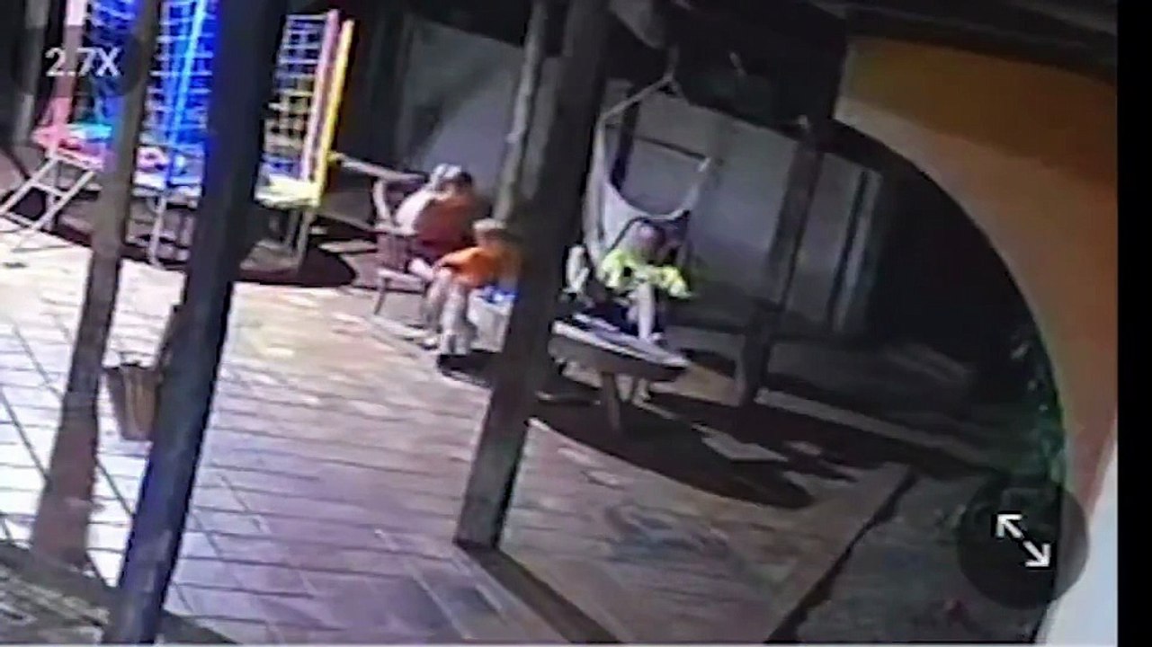 Criança de 2 anos pega arma do pai, que estava em cima da mesa, e mata a mãe com tiro acidental em MS