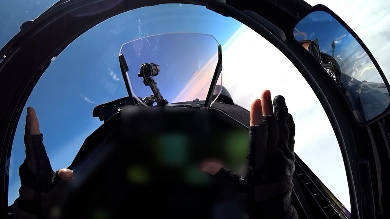 Pour la première fois, une IA prend les commandes d'un chasseur et bat des pilotes humains