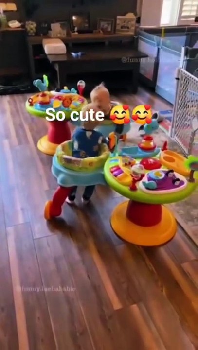 Cute baby's new viral funny video 📸😅 siblings new viral video 😍📸 funny siblings #shorts #shortvideos #viralvideos #viralshorts #funny #funnyvideos #comedy #kids #siblings #baby #love #care