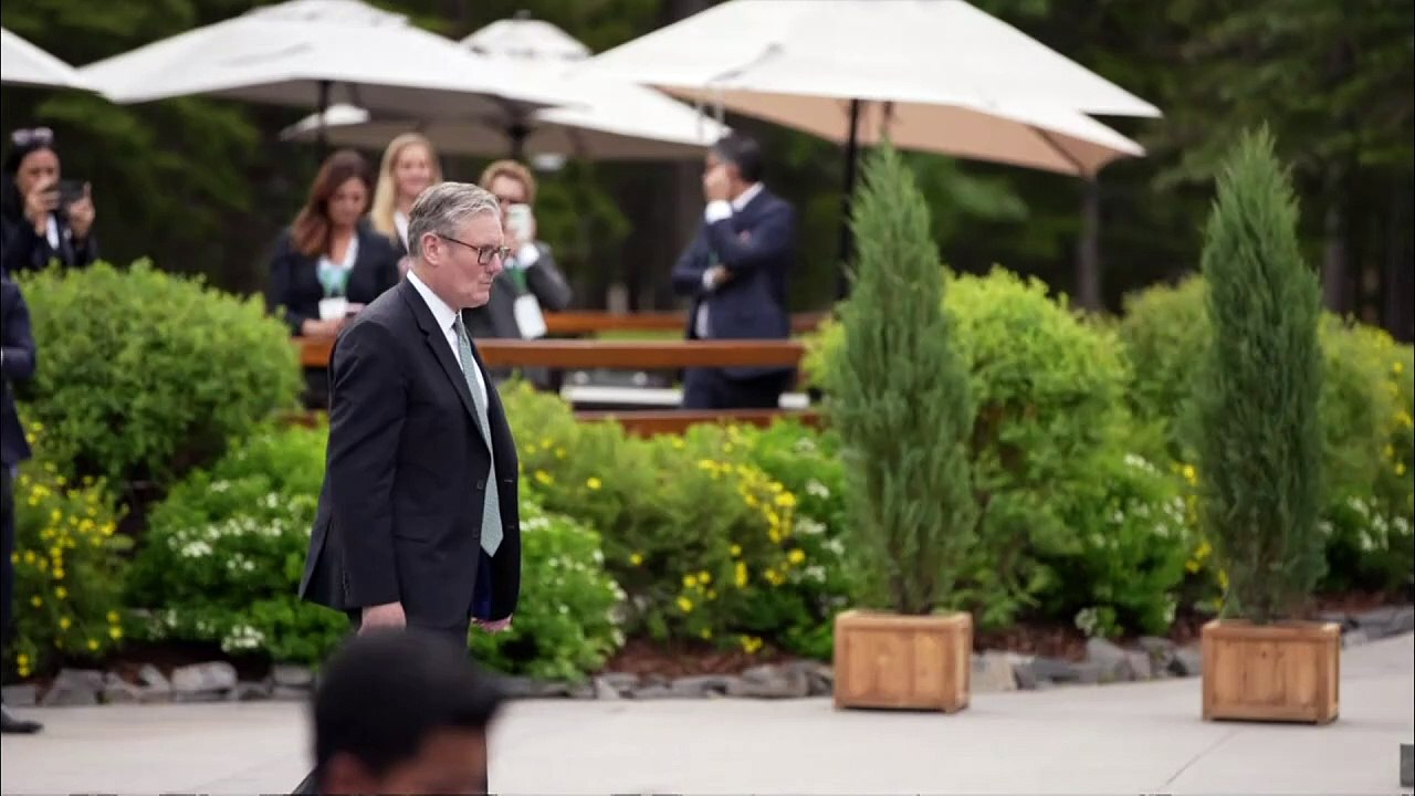 Keir Starmer joins G7 and world leaders for photo op