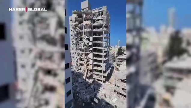 İsrail'in Bat Yam şehrinde hasarın boyutu böyle görüntülendi