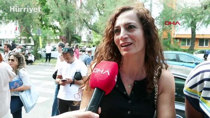 LGS sınavında anne ve babalar çocuklarını yalnız bırakmadı, bazı öğrenciler gözyaşlarını tutamadı