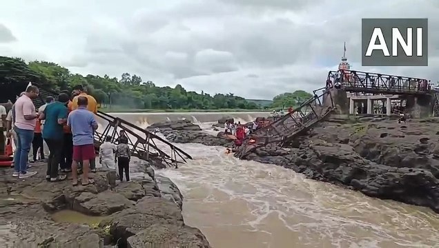 Indrayani river bridge collapse in Pune