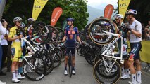 Cyclisme - Critérium du Dauphiné 2025 - Haie d'honneur, vidéo hommage... les adieux à Romain Bardet