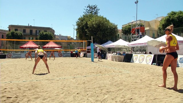Beach volley a Piazza Duomo a Messina