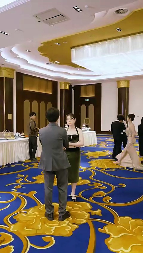  🔥hari nikah dihina sbg tukang nasi goreng miskin _ dikhianati!tak disangka dia jenderal no.1!⚔️