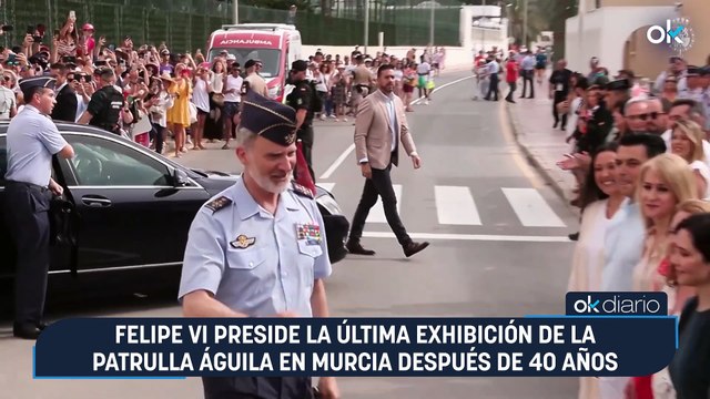 Felipe VI preside la última exhibición de la Patrulla Águila en Murcia después de 40 años