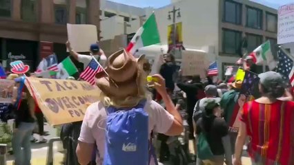 "El pueblo unido jamás será vencido": La ciudad de Los Ángeles ruge en la mayor protesta contra Trump