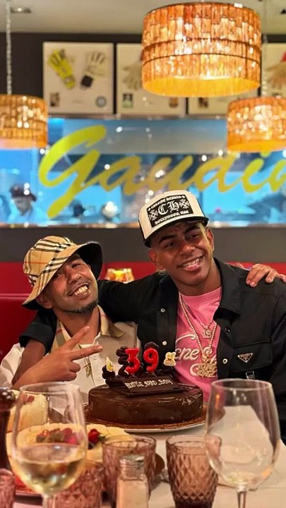 Mounir Nasraoui celebra su 39 cumpleaños con su hijo Lamine Yamal y sus amigos