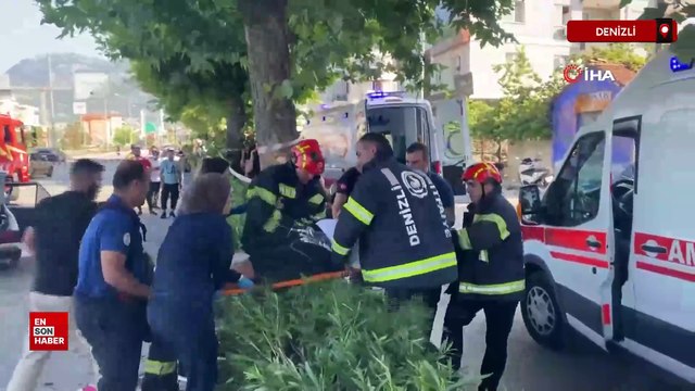 Denizli’de ağaca çarpan Tofaş hurdaya döndü