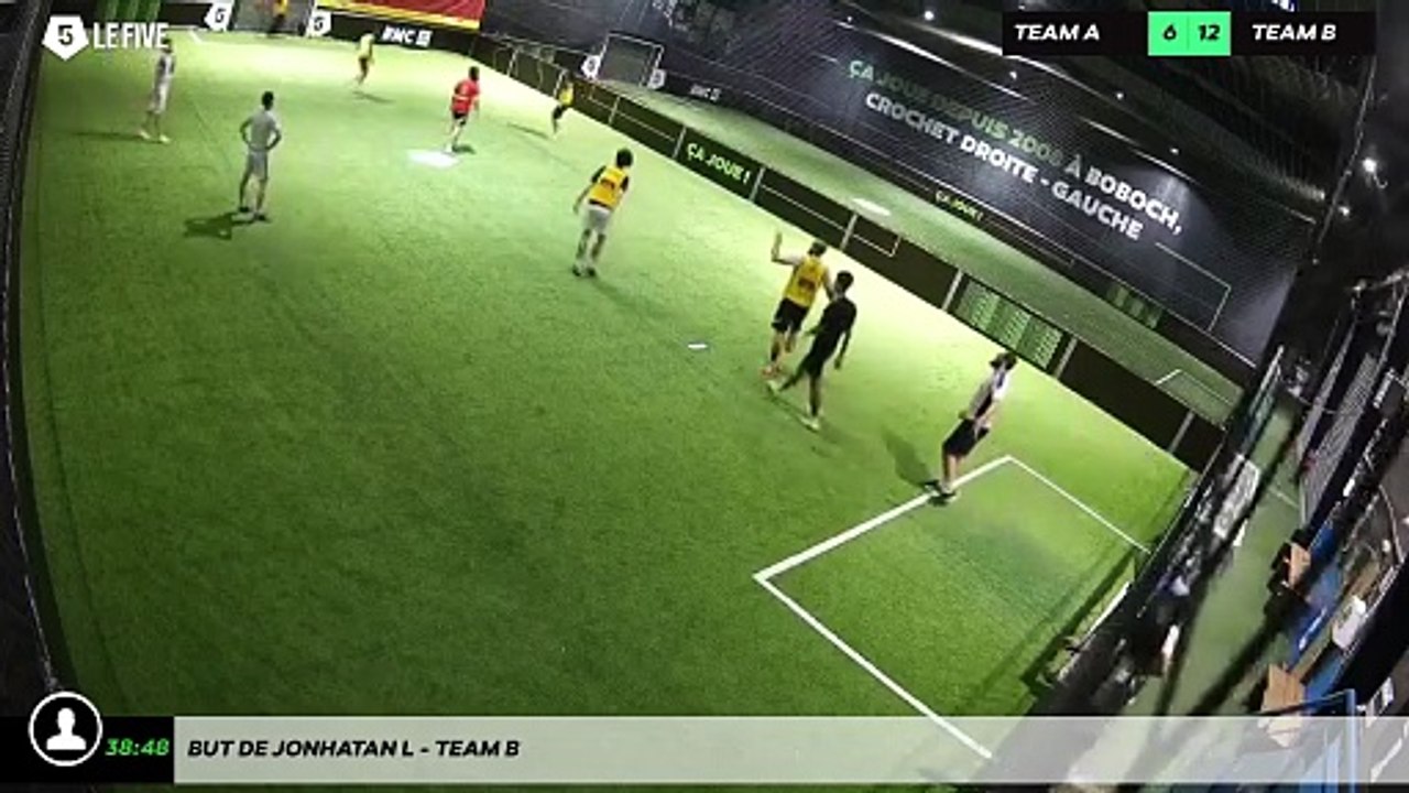 But de Jonhatan L - Team B