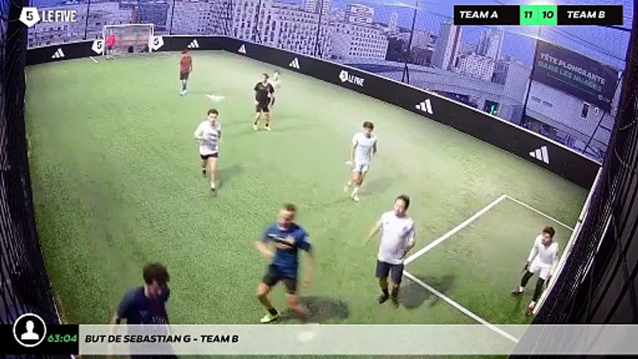 But de Sebastian G - Team B