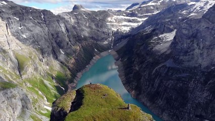 Dilimde aşkınla bir Türkü yine
