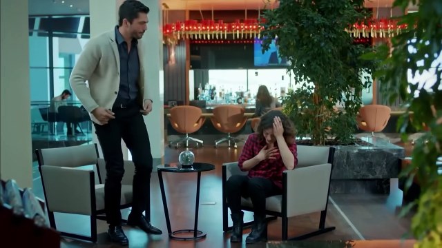 48. Estado Civil: Complicado (Iliski Durumu: Karisik), en español