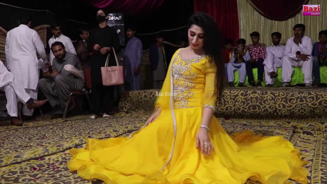shareekan wich na shamal kar beauty queen dance performance video by Bazi studio