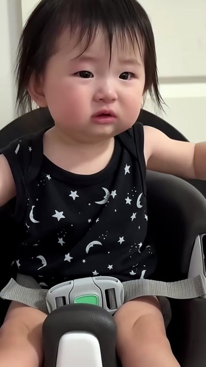 Baby Valerie can’t wait to eat #babyvalerie #hungrybaby adorable baby eating moment cute baby voices