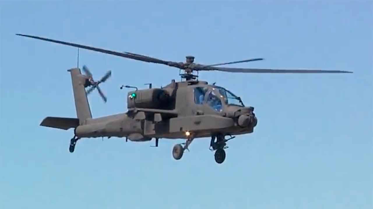 Erster modernisierter AH-64E v6 Apache an die Königliche Luftwaffe der Niederlande übergeben