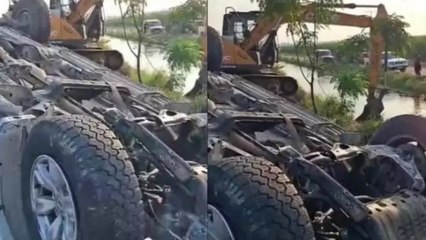 Adana’da pikabın sulama kanalına devrilmesi sonucu baba ve iki kızı hayatını kaybetti