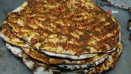 Bir oturuşta yediği lahmacun sayısı şoke etti