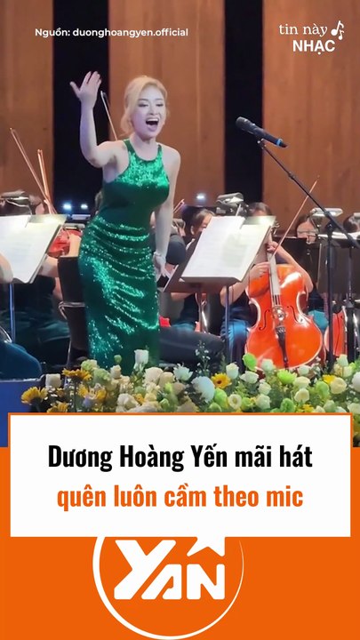 Dương Hoàng Yến mãi hát mà quên không cầm mic