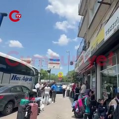 İranlılar ülkelerine otobüslerle gitmeye başladı