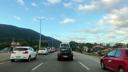 Florianópolis inicia semana com lentidão no trânsito