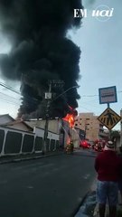 Incêndio atinge galpão de pneus em Ibirité, na Grande BH