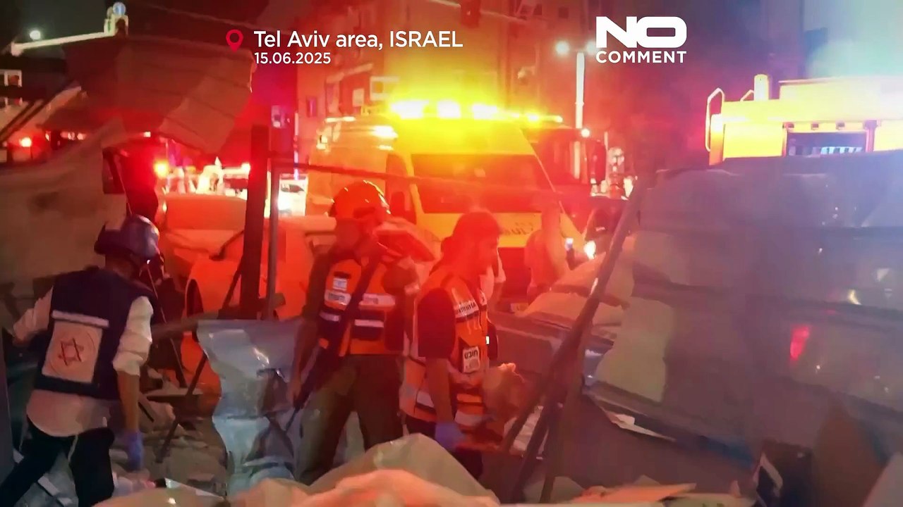 Israeli decken sich ein, während Iran neue Angriffe auf Israel startet